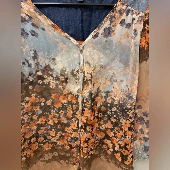 Fall floral boho top with opening in the back size S Lily Rose - Picture 3 of 7